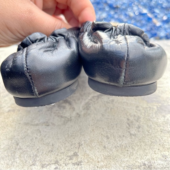 Tory Burch Women's Size 7.5 Reva Black Leather Gold Logo Classic Flats Shoes - Picture 8 of 9